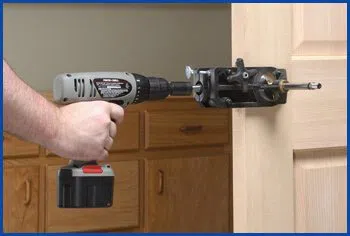 Blue Ash OH Locksmiths Store Blue Ash, OH 513-407-4631 - 7-lock-installation